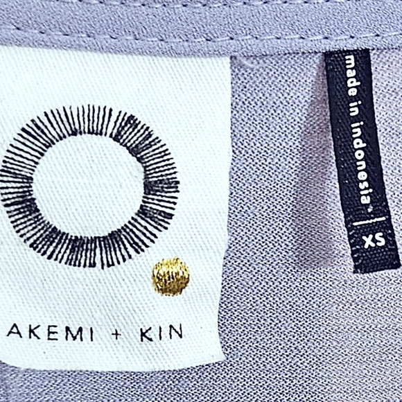 Akemi + Kin Anthropologie Lavender Faux Wrap Ruched Long Sleeve Top Size XS - Picture 3 of 4